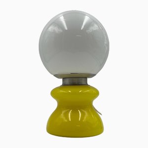 Gelbe Tischlampe aus Opalglas, 1960er