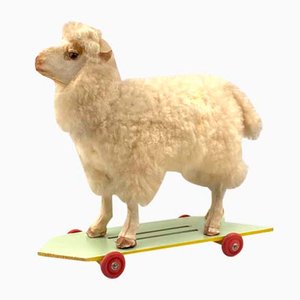 Juguete con ruedas de oveja de arte popular, de principios del siglo XX