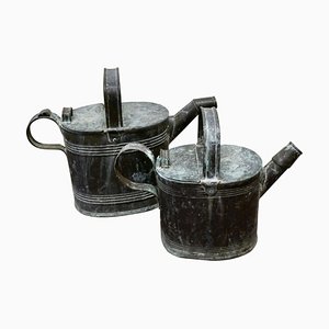 Jarras de agua caliente victorianas de latón, década de 1860. Juego de 2