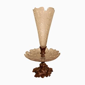 Epergne in cristallo Baccarat con base intagliata nella Foresta Nera, fine XIX secolo