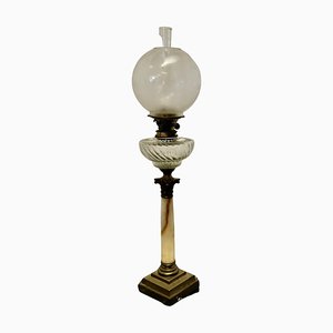 Lampada a olio in vetro su colonna in marmo con base a gradini in ottone, fine XIX secolo