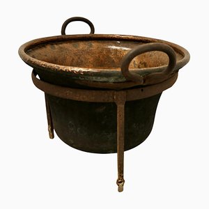 Caldero de cocina de cobre batido a mano con soporte, década de 1850