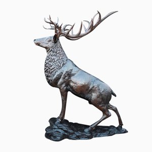 Statua in bronzo del cervo monarca di Glen