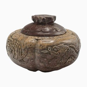 Petit Pot Antique à Couvercle Sculpté, Chine, 1900s