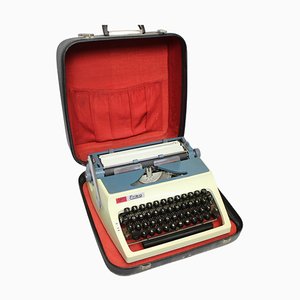 Máquina de escribir modelo 32 de Daro Erika, Alemania, 1965