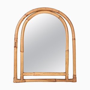 Espejo italiano Mid-Century en forma de arco con marco doble de bambú y ratán, años 70