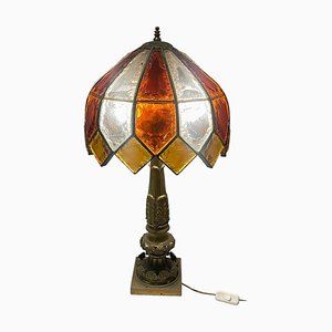 Lámpara de mesa de bronce con pantalla Tiffany de resina, años 60