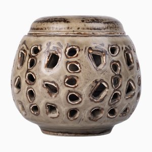 Cuenco danés de cerámica tallada con agujeros, años 50