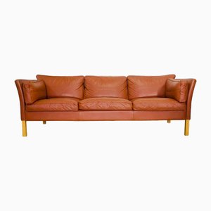Modernes dänisches Mid-Century 3-Sitzer Sofa aus cognacfarbenem Leder von Stouby