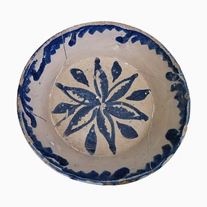 Plato español antiguo de cerámica con 6 pétalos, España, siglo XIX