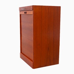 Mueble danés vintage de teca con puerta de persiana, años 60