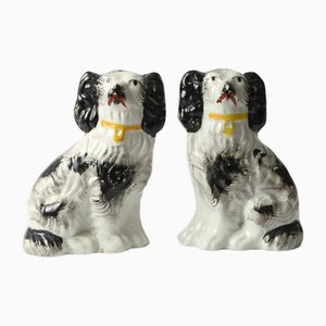 Figuras de perro del manto de Staffordshire. Juego de 2