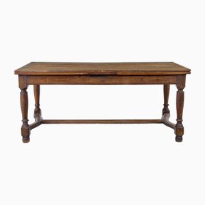 Early 19th Century Extendable Dining Table in Oak