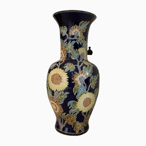 Antique Chinese Vase in Porcelain