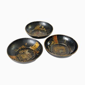 Japanese Round Lacquer Hand-Painted Papier Mâché Bowls, 1910s, Set of 3