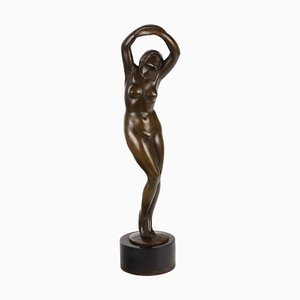 Escultura femenina en bronce