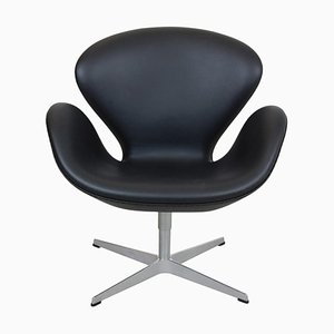 Swan Chair aus schwarzem Nevada Anilin Leder von Arne Jacobsen für Fritz Hansen