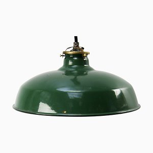Lámpara colgante industrial estadounidense vintage de esmalte verde con superficie de latón