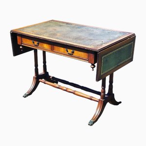 Schreibtisch mit klappbaren Seitenwänden mit grüner Lederplatte