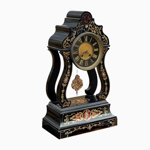 Orologio Boulle francese con spigoli su campana