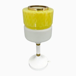 Lámpara de mesa alta de vidrio amarillo y blanco con detalles de latón atribuido a Drukov, años 70