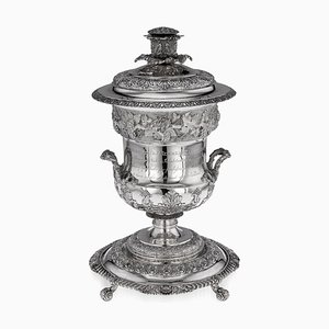 Coppa Trofeo in argento coloniale con coperchio, XIX secolo, India, anni '40