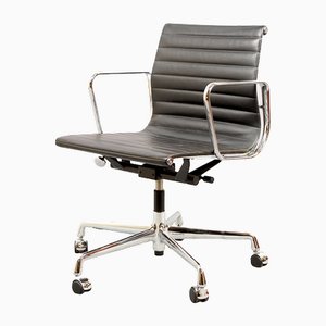 Mid-Century Black Leather Model EA 117 Swivel Chair by Charles & Ray Eames for Vitra