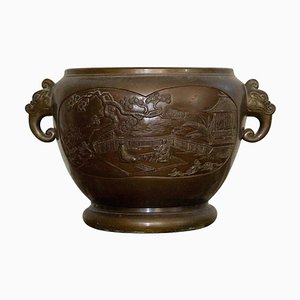 China Bronze Pot Cover with Palace Courtyard Scenes, 1900s
