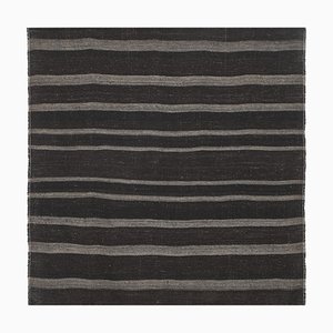 Alfombra kilim vintage de pelo de cabra a rayas