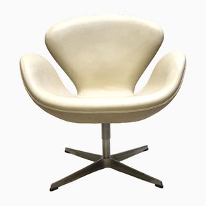 Swan Chair in Beige Leather by Arne Jacobsen for Fritz Hansen, 2006