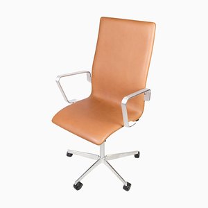 Silla de oficina Oxford modelo 3293C clásica de cuero coñac de Arne Jacobsen, década de 2010