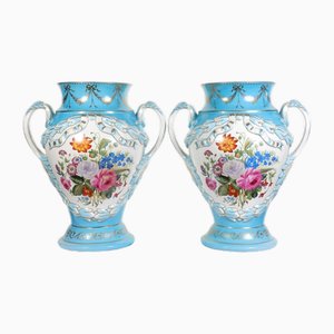 Jarrones franceses de porcelana con flores estilo Sevres. Juego de 2