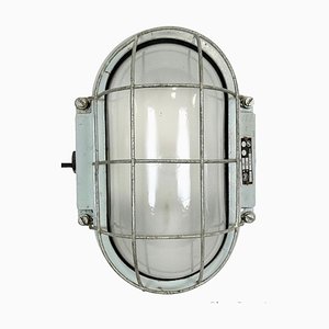 Lámpara de pared industrial de aluminio fundido con vidrio lechoso de Elektrosvit, años 70