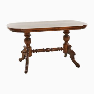 Tavolo vintage in legno marrone