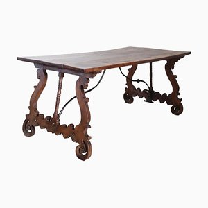 Antique Dining Table in Cherry Wood, 1600s
