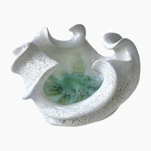 Keramik Schale in Korallenrot von Natalia Coleman
