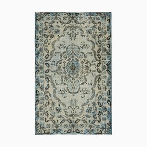 Tapis bleu surteint