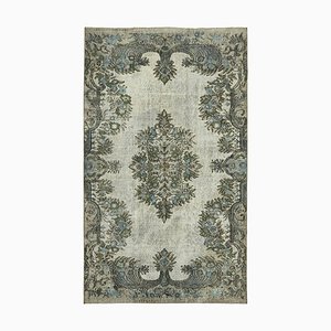 Tapis bleu surteint