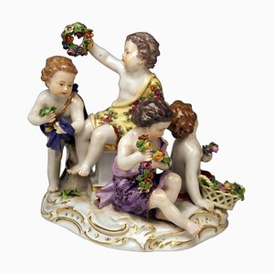 Statuetta 2502 Cupids di Kaendler per Meissen
