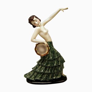 Goldscheider Vienna Lady Dancer with Tambourin Modèle 7699 Dakon, Espagne, 1938