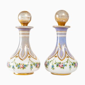 Botellas Napoleon III de opalino pintado y dorado. Juego de 2