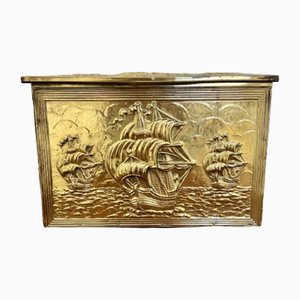 Portacarbone in ottone decorato, anni '20