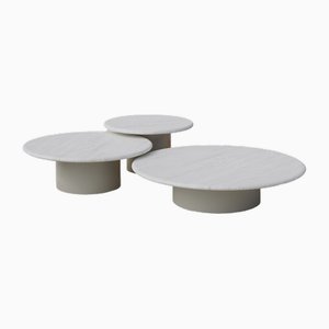 Tavolini da caffè Raindrop in quercia bianca e grigio ghiaia di Fred Rigby Studio, set di 3