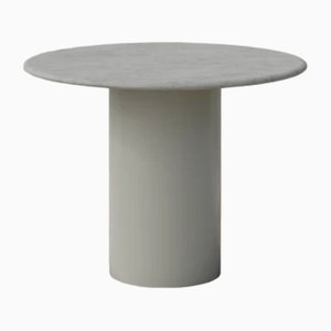 Mesa de comedor Raindrop de microcemento y gris piedra de Fred Rigby Studio