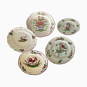 Red and Green Plates in French Faïence, 19th Century, Set of 5