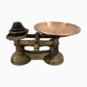 Báscula eduardiana antigua de hierro y cobre, 1900. Juego de 6