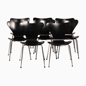 Sedie Arne Jacobsen serie 7 o 3107 attribuite a Fritz Hansen Mid-Century Modern, anni '50, set di 8