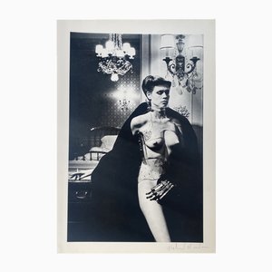 Helmut Newton, Jane Kirby, Avenue Kléber, Paris, 1977, Fotolithografie