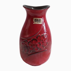 Jarrón alemán vintage de esmaltado rojo y decoración floral de Bay Keramik, años 70
