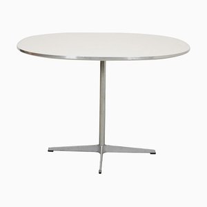 Mesa de café super circular blanca de Arne Jacobsen para Fritz Hansen, años 2000